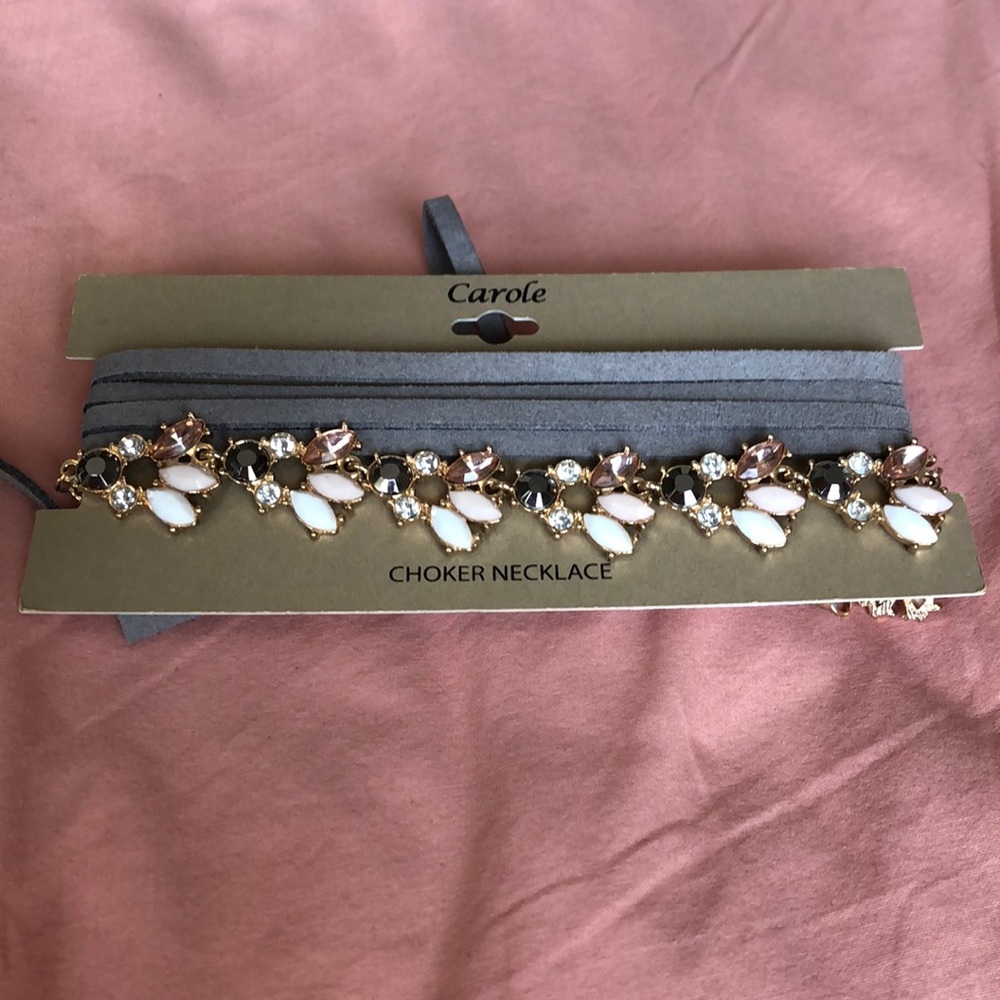 Women’s choker necklace